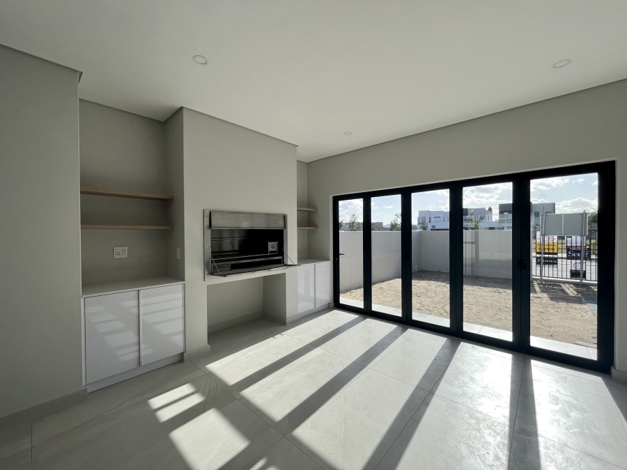 4 Bedroom Property for Sale in Sandown Western Cape